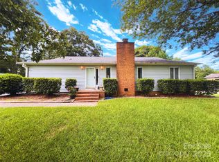 609 Catawba Cir N, Matthews, NC 28104
