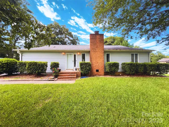 609 Catawba Cir N, Matthews, NC 28104