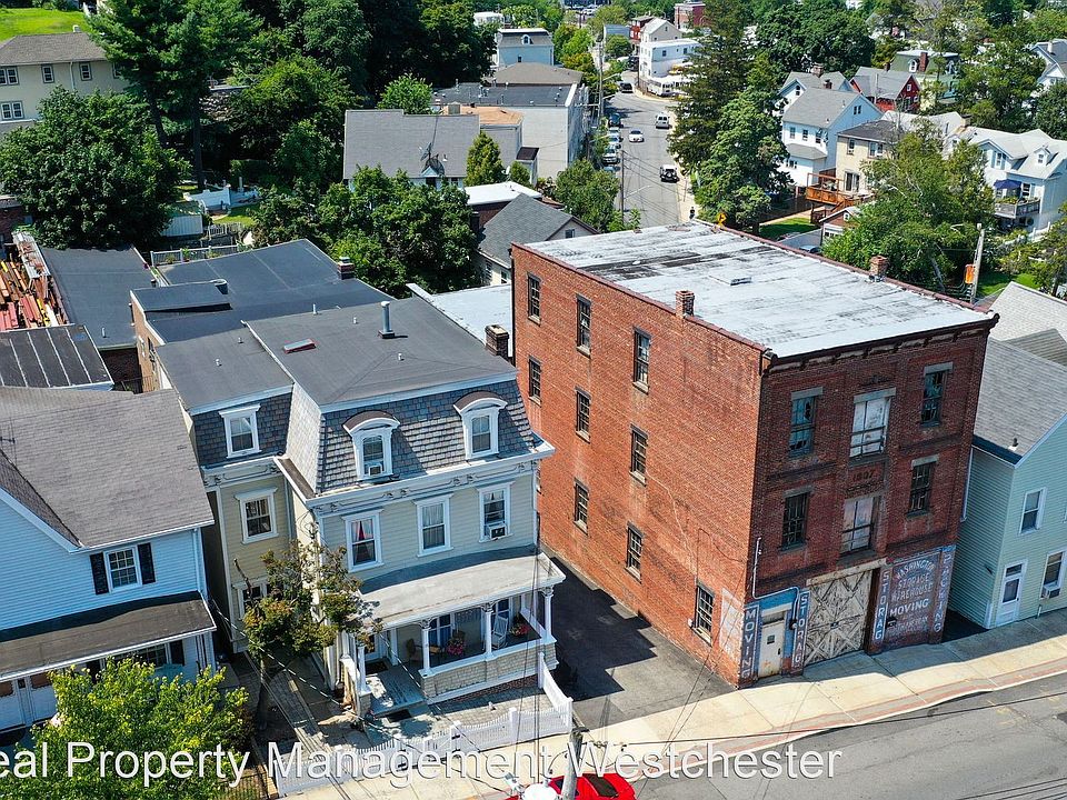 1st image of 15 N Washington St APT 2