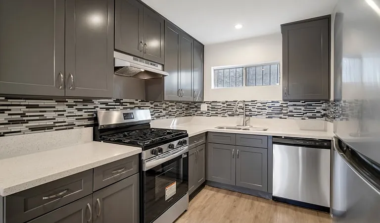 La Croix Apartments — Photo 21