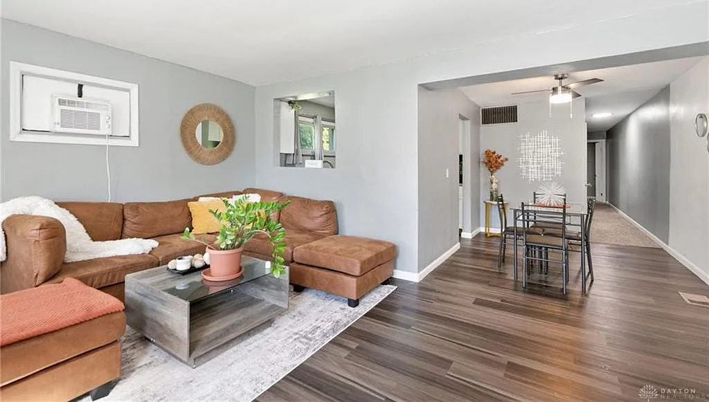 2 bed, 1.0 bath, 2088 sqft, $1,525 — Photo 3