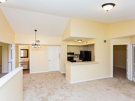 4th image of 437 Fountainhead Cir Unit 280