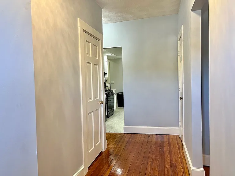 118-120 Paul Revere Rd #120 — Photo 2