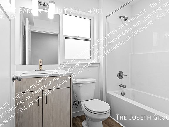 4th image of 1559 E Badger Rd #201