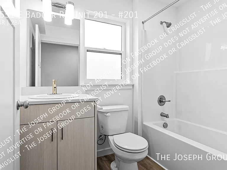 Town's Edge Apartments - 1555 E Badger Rd — Photo 4