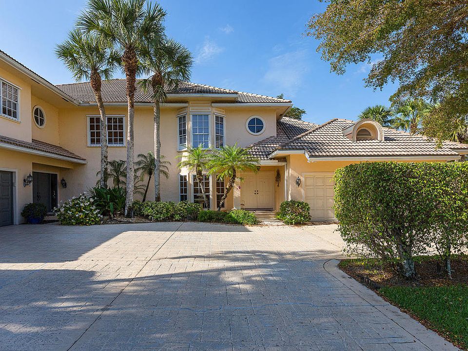 1st image of 11821 Pebblewood Dr