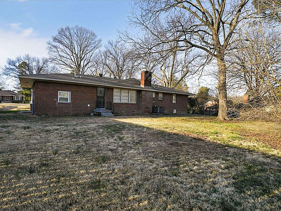 4th image of 1404 Old Hickory Rd