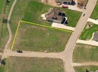 1210 Mary Hill Cir, Hartland, WI 53029