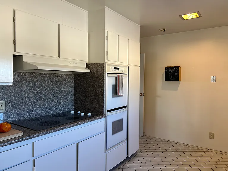 250 Montecito Ave #401 — Photo 16