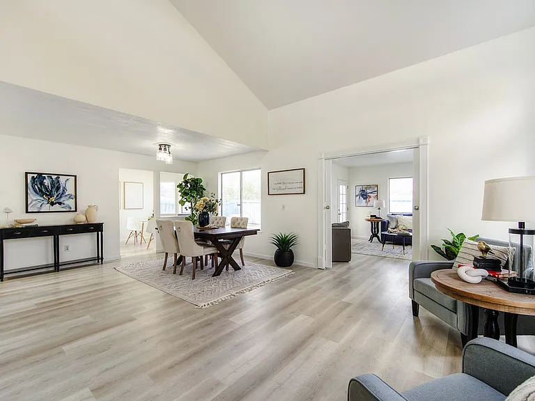 14 Fernwood Ct — Photo 8