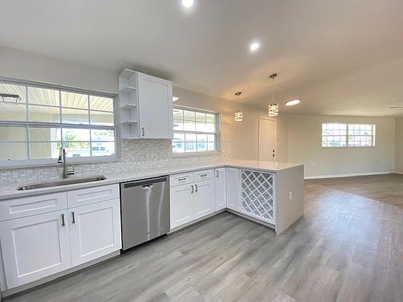 5th image of 120 Barre Dr