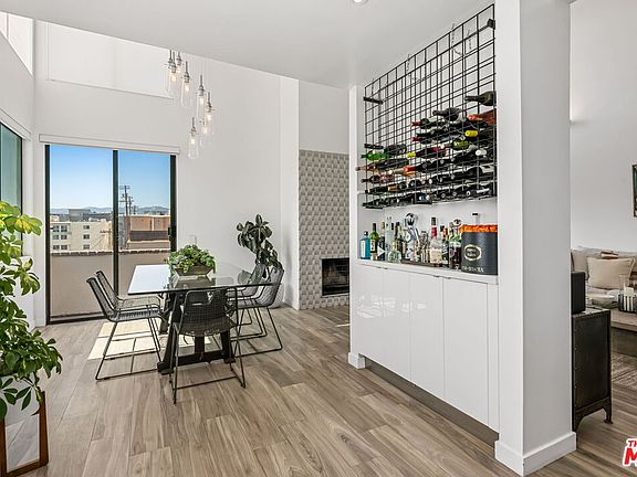 5th image of 1271 Granville Ave APT 404