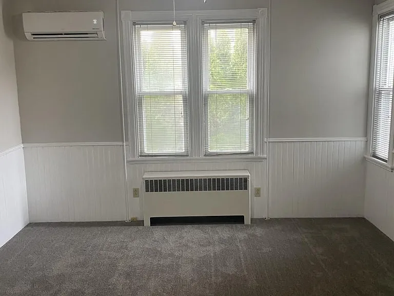 212 Bellevue Ave — Photo 2
