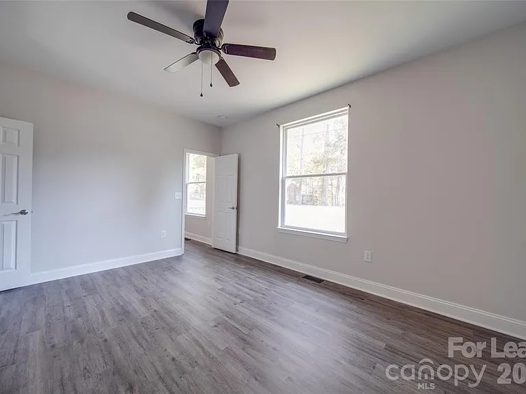 112 Rockwell Ct — Photo 34