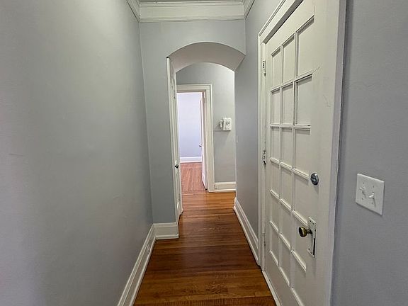 5th image of 307 S 39th St APT 9