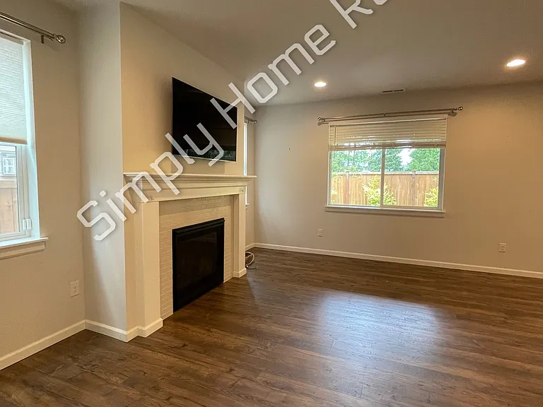 5304 49th Ave SE — Photo 5