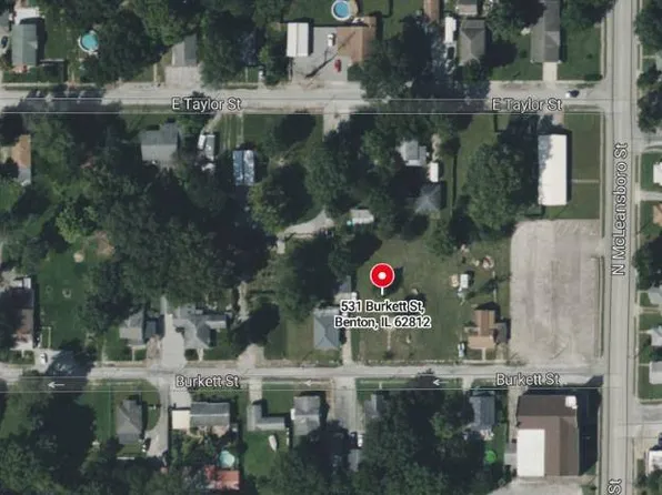531 Burkett St, Benton, IL 62812
