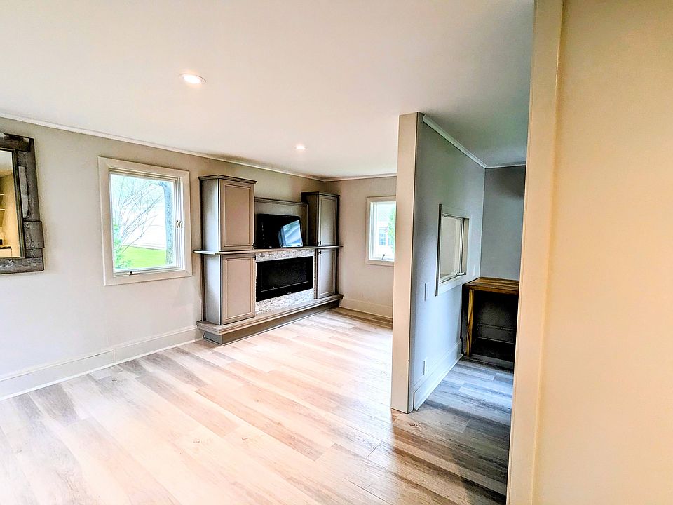 1st image of 232 Broadway