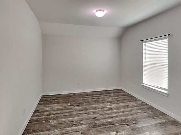 4th image of 8444 High Garden St
