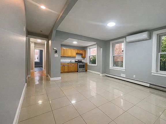 2nd image of 295 Grafton St Floor 2