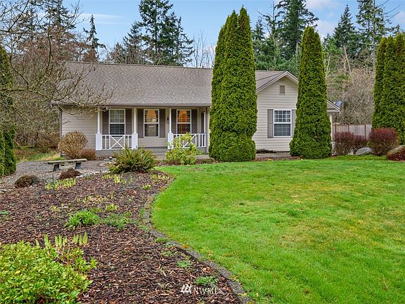 2nd image of 481 Tam O Shanter Dr
