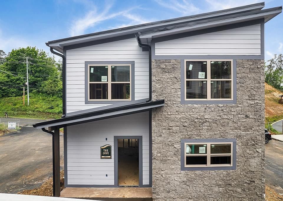 1st image of 576 Dollywood Ln #4