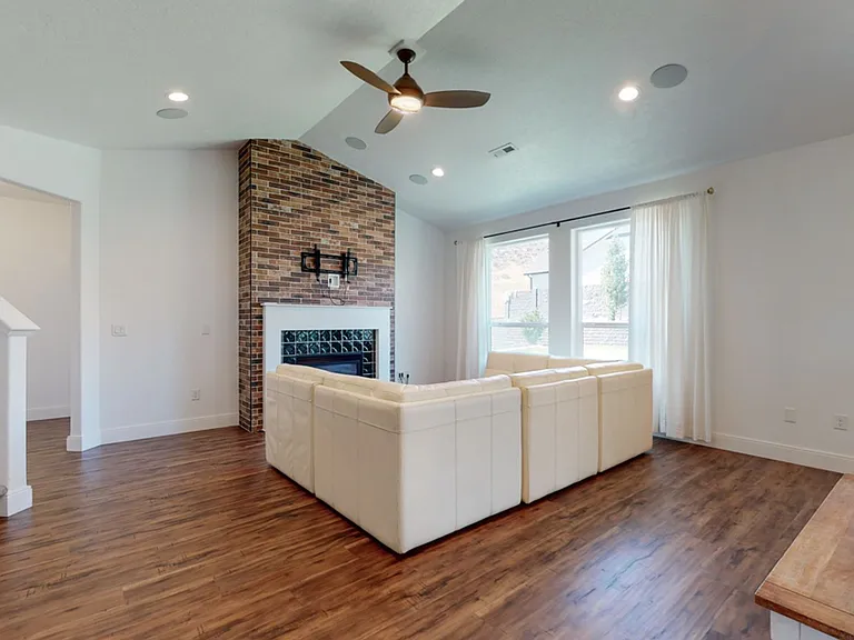 1763 Sicily Ln — Photo 11