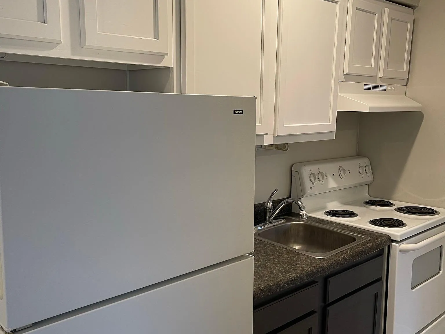 1 bed, $926 — Photo 2