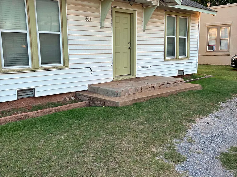 803 N Caddo St — Photo 1