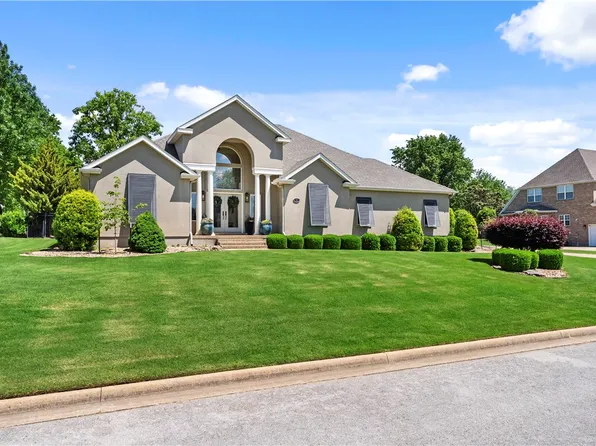 5 W Leiston Dr, Rogers, AR 72758