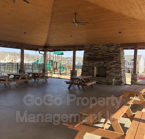 4310 Remington Ave — Photo 22