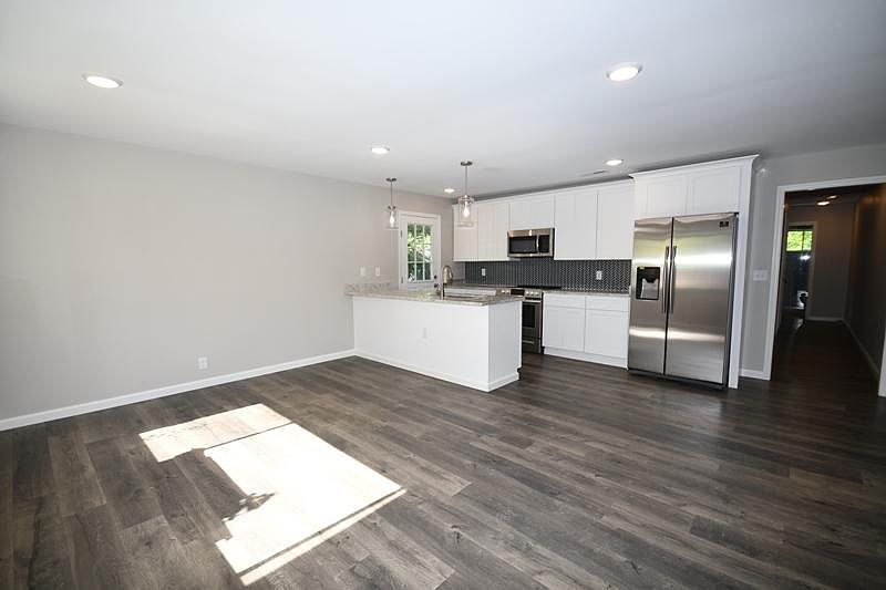 1st image of 5115 Lynnwood Ave