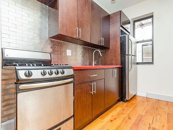 2nd image of 469 Park Pl APT 4
