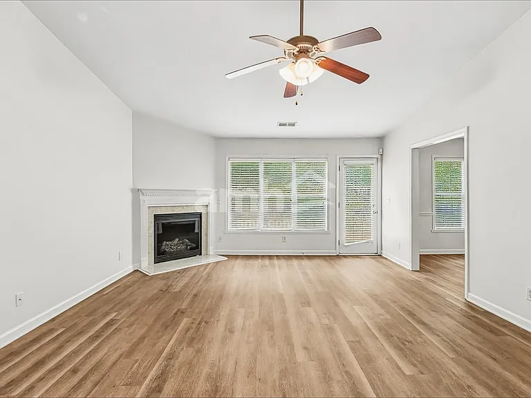 1149 Langston Dr — Photo 9