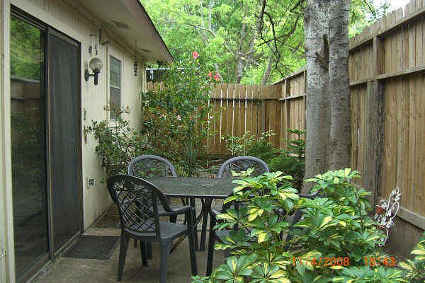 1st image of 2526 Potomac Dr Unit B