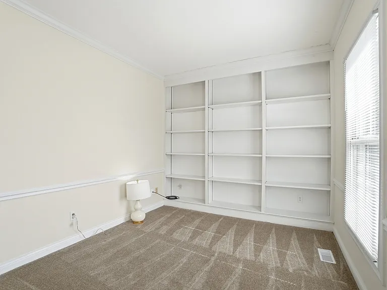 7822 Remington Rd — Photo 15