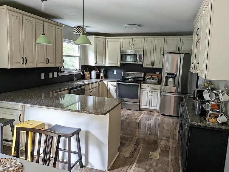 2905 Buckner Ln — Photo 3