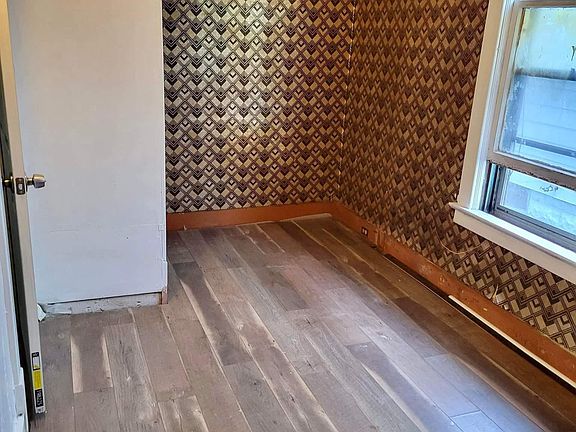 4th image of 64 Stevens Ave #1