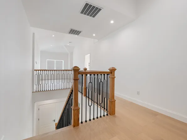 4 Angelas Place image 43 of 63