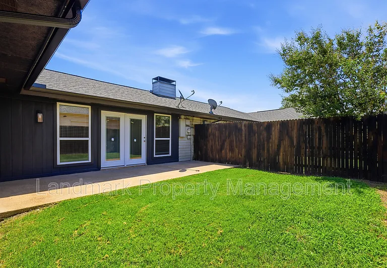 4351 Altamesa Blvd — Photo 29