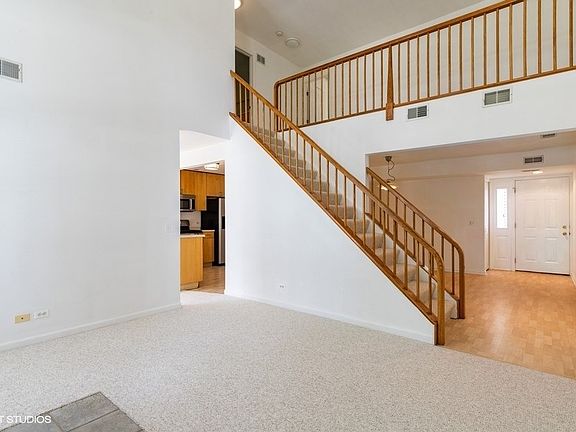 3rd image of 706 Hamilton Cir #706