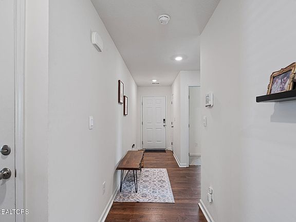4th image of 141 Crescent Cir