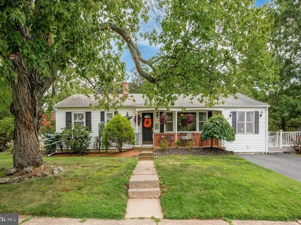 301 Franconia Ave, Telford, PA 18969