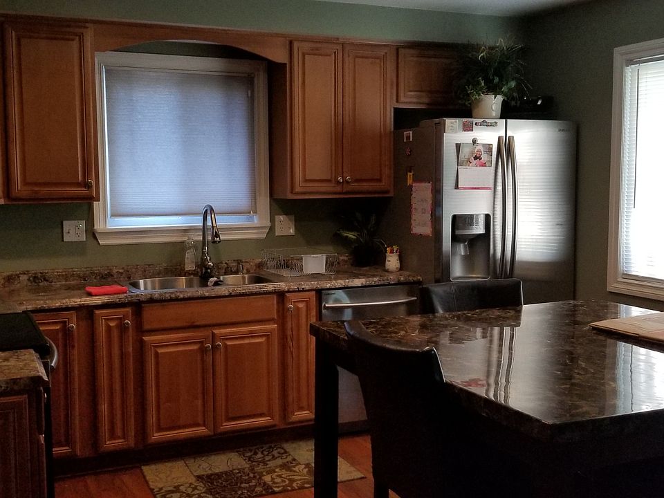 2nd image of 25628 Norfolk St