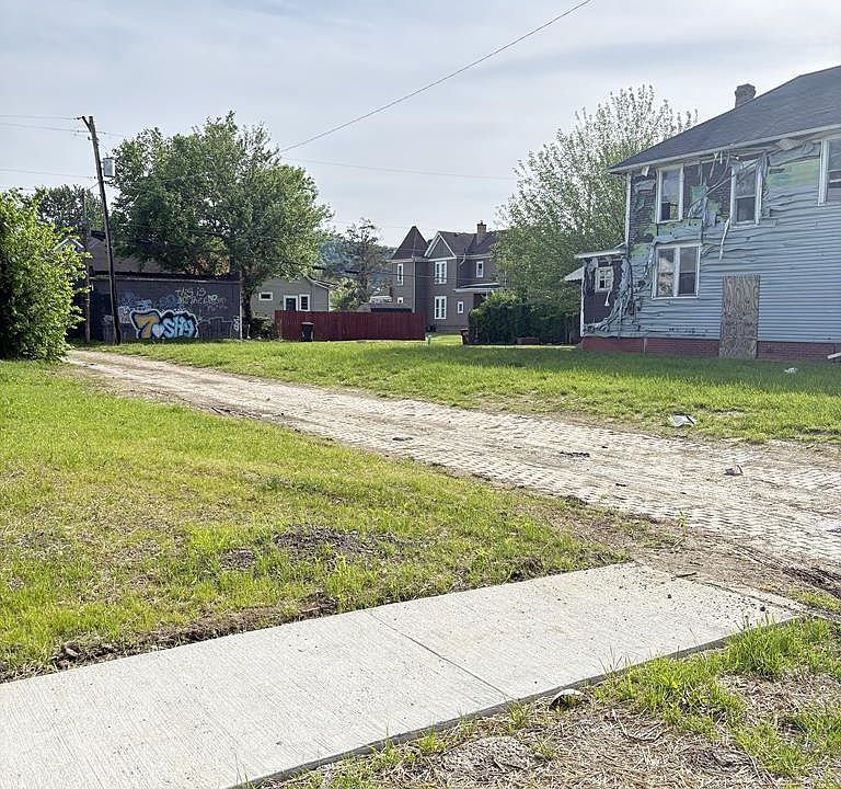 1st image of 1624 6th St