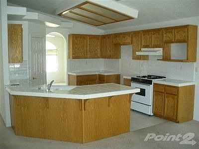 2nd image of 18250 Lakeview Dr
