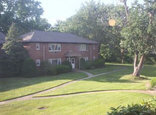 206 Main St APT 3, Millburn, NJ 07041