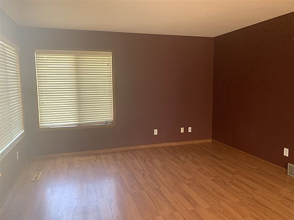 5th image of 1724 5th St SE