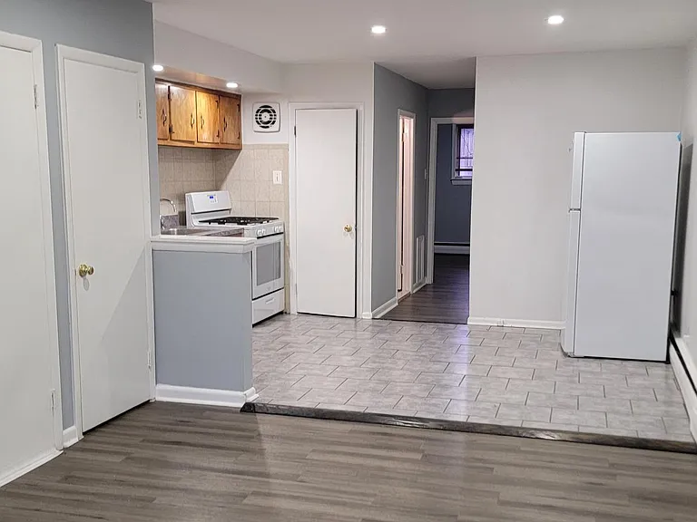 230 W Roosevelt Blvd #1 — Photo 1