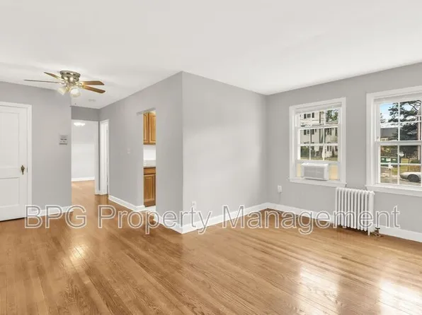 5721 11th St N, Arlington, VA